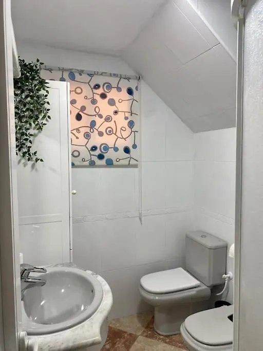 Casa Encantadora Y Confortable En Malaga. 0*,